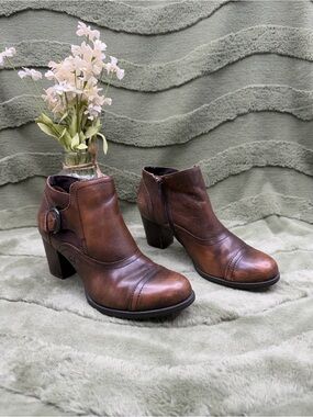 Born ankle boots